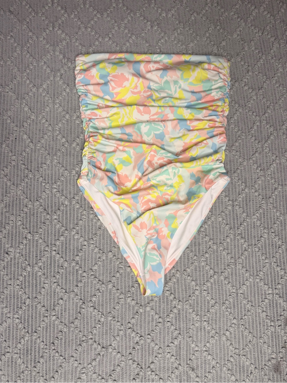 LIKE NEW Victoria’s Secret One Piece Swimsuit - Picture 2 of 4